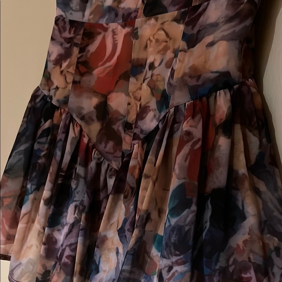 Floral Patterned dropwaist Mini Dress - Picture 2 of 8